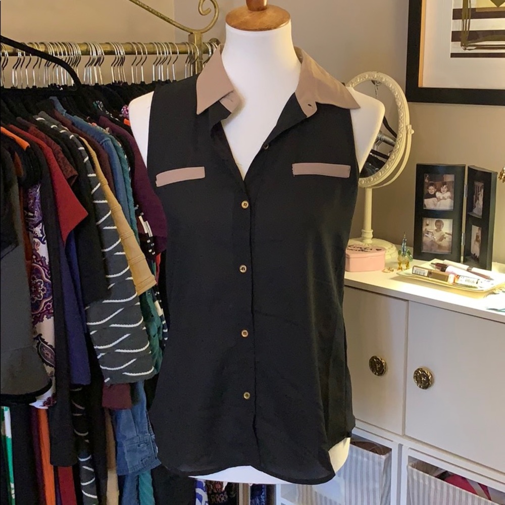 Sleeveless button down blouse